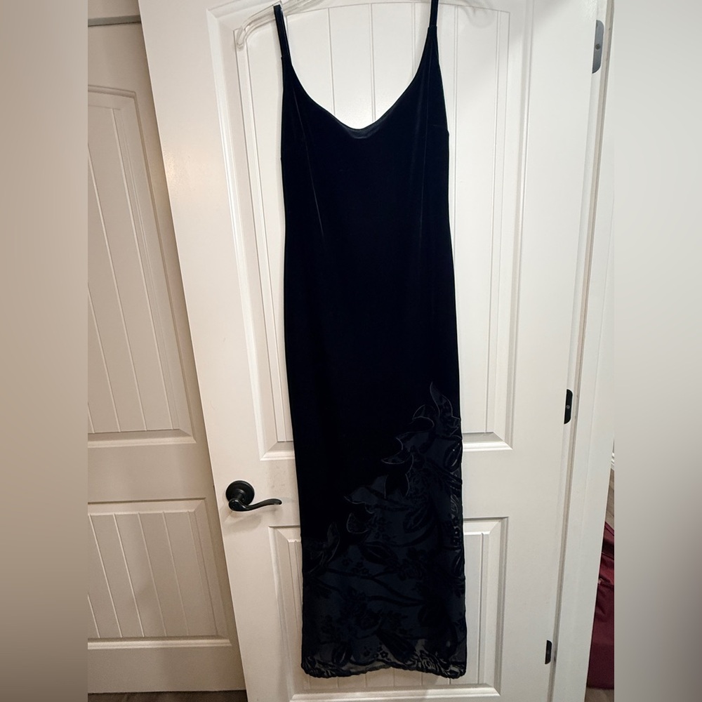 Niki by Niki Livas Black Velvet Slip Dress Sheer Floral Hem Size 8